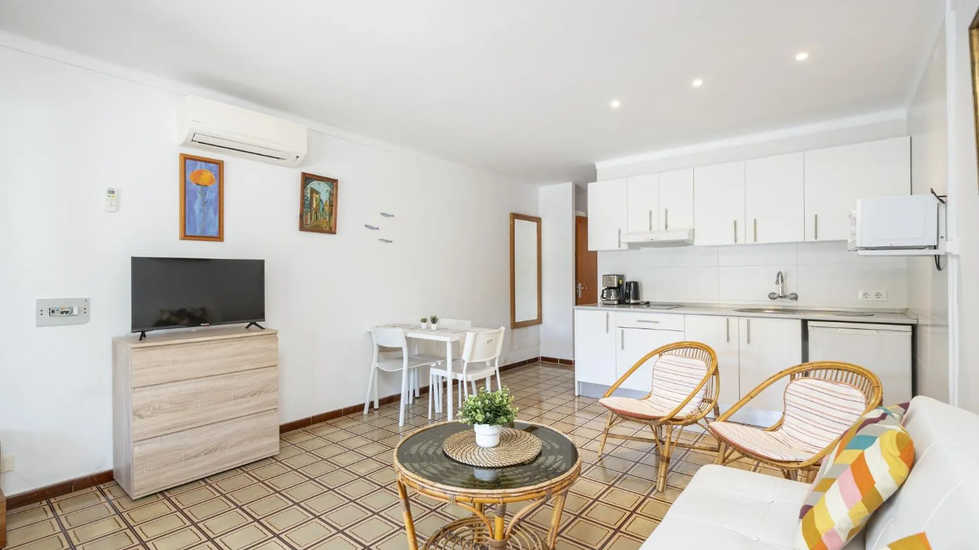 Apartamentos Mhm Cala Ratjada  Cala Ratjada (Mallorca)