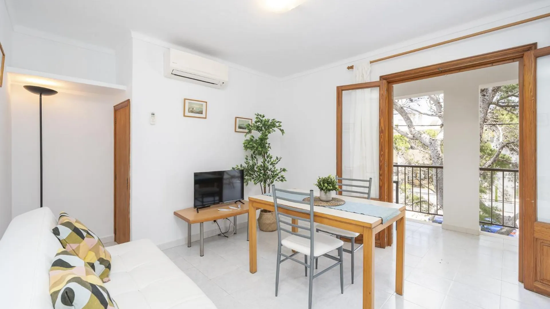 Apartamentos Mhm Cala Ratjada