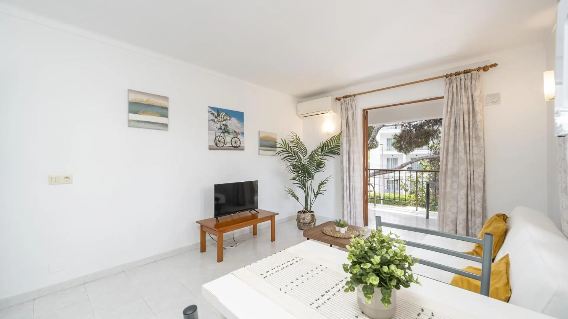 Apartamentos Mhm Cala Ratjada