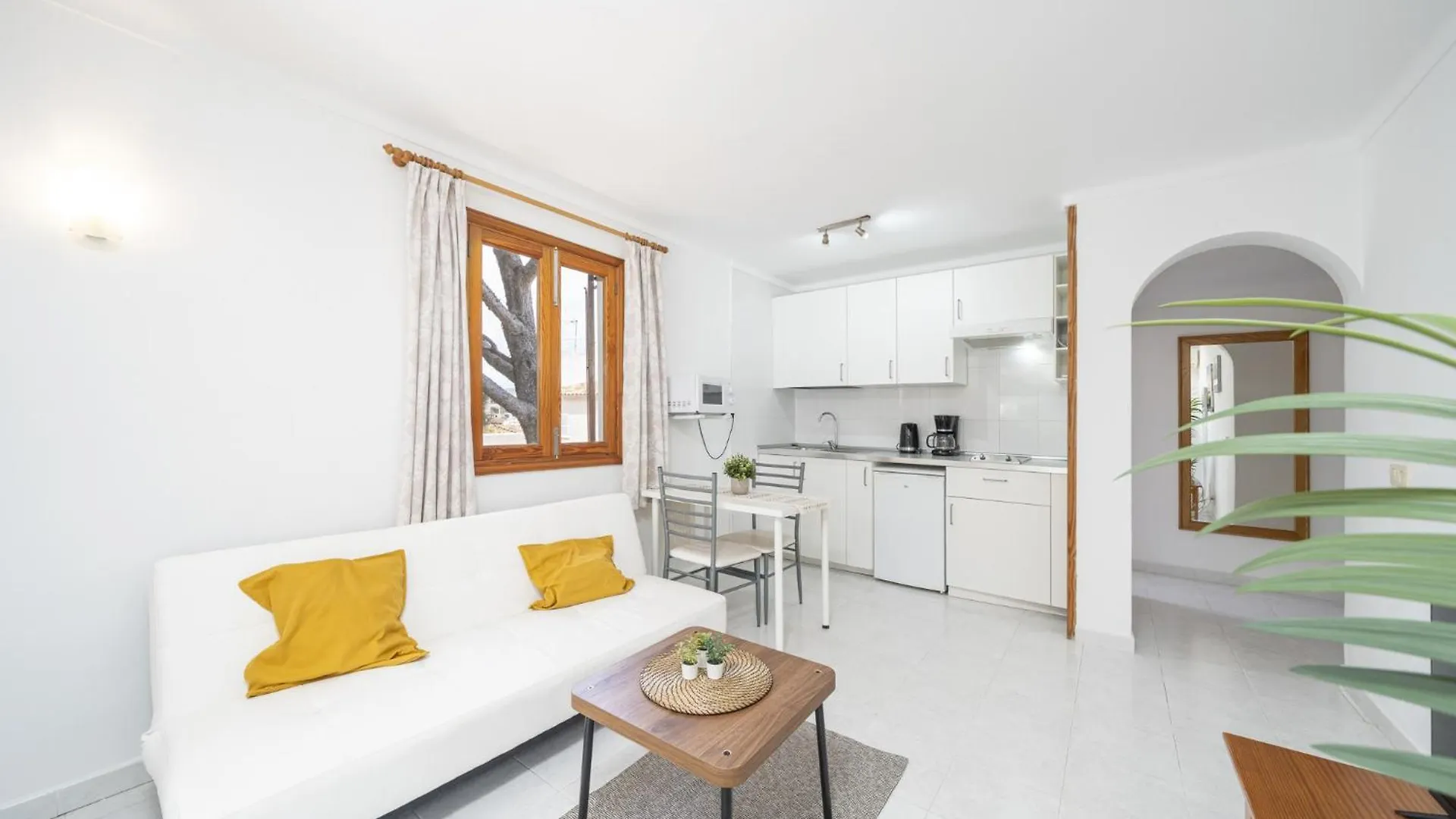 Daire Apartamentos Mhm Cala Ratjada  İspanya