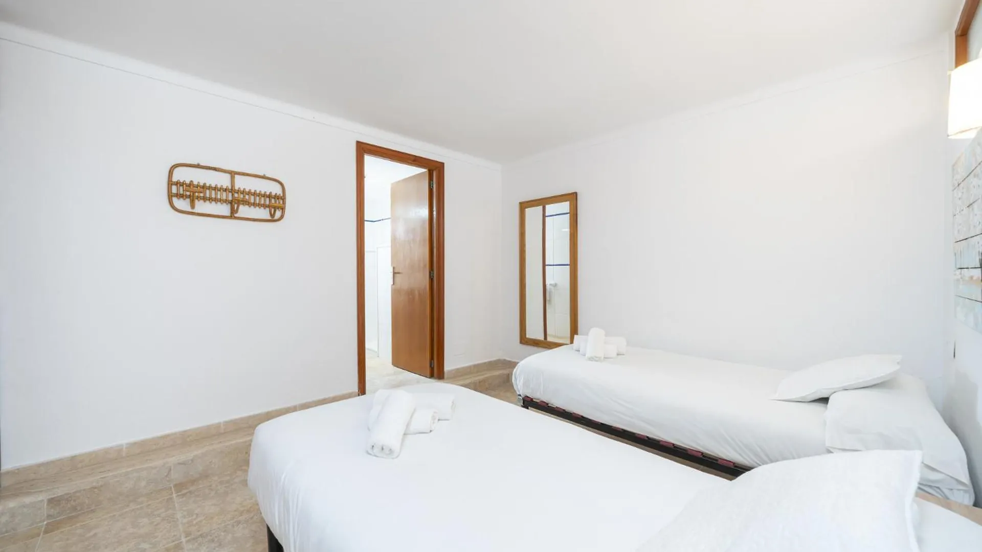 Apartamentos Mhm Cala Ratjada  İspanya
